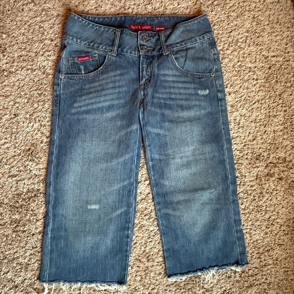 Chic Denim Cropped Jeans
